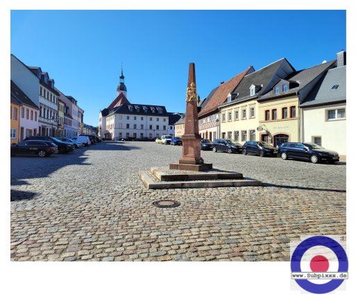 Kursaechsische Postmeilensteine - Distanzsaeule Unteres Tor in Rochlitz, Sachsen 13. Maerz 2022 (6).JPG